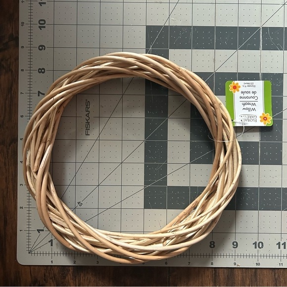 Floral Garden Willow Wreaths - Picture 3 of 9